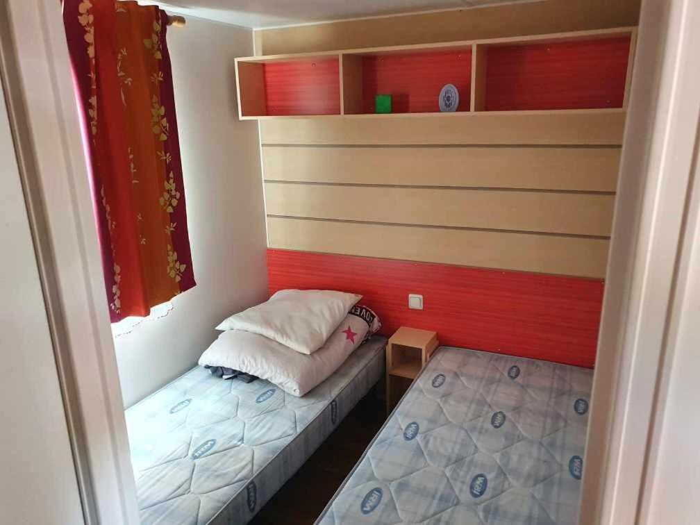 Mobil Home Avec Spacieuse Terrasse A Meschers Proche De Royan Экстерьер фото