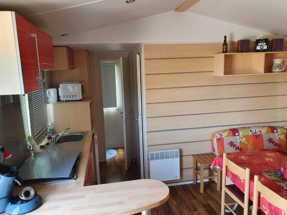 Mobil Home Avec Spacieuse Terrasse A Meschers Proche De Royan Экстерьер фото